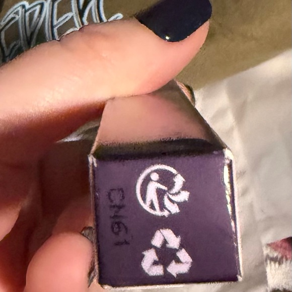 Tarte Juicy Couture Lip Vinyl - Vanilla Cupcake - Picture 7 of 7